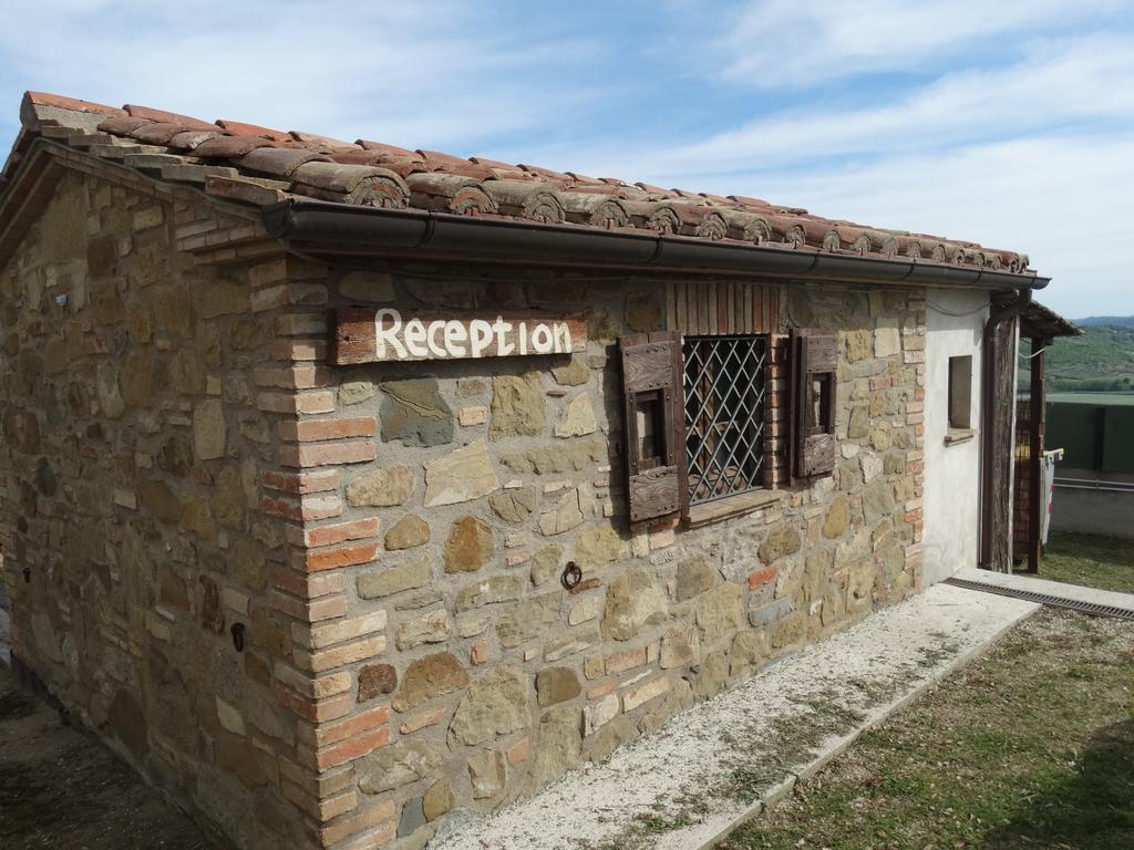 Casale Poggio Colpiccione Apartment Passignano sul Trasimeno Exterior photo